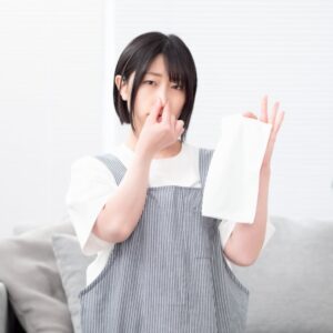 嫌な臭いがする